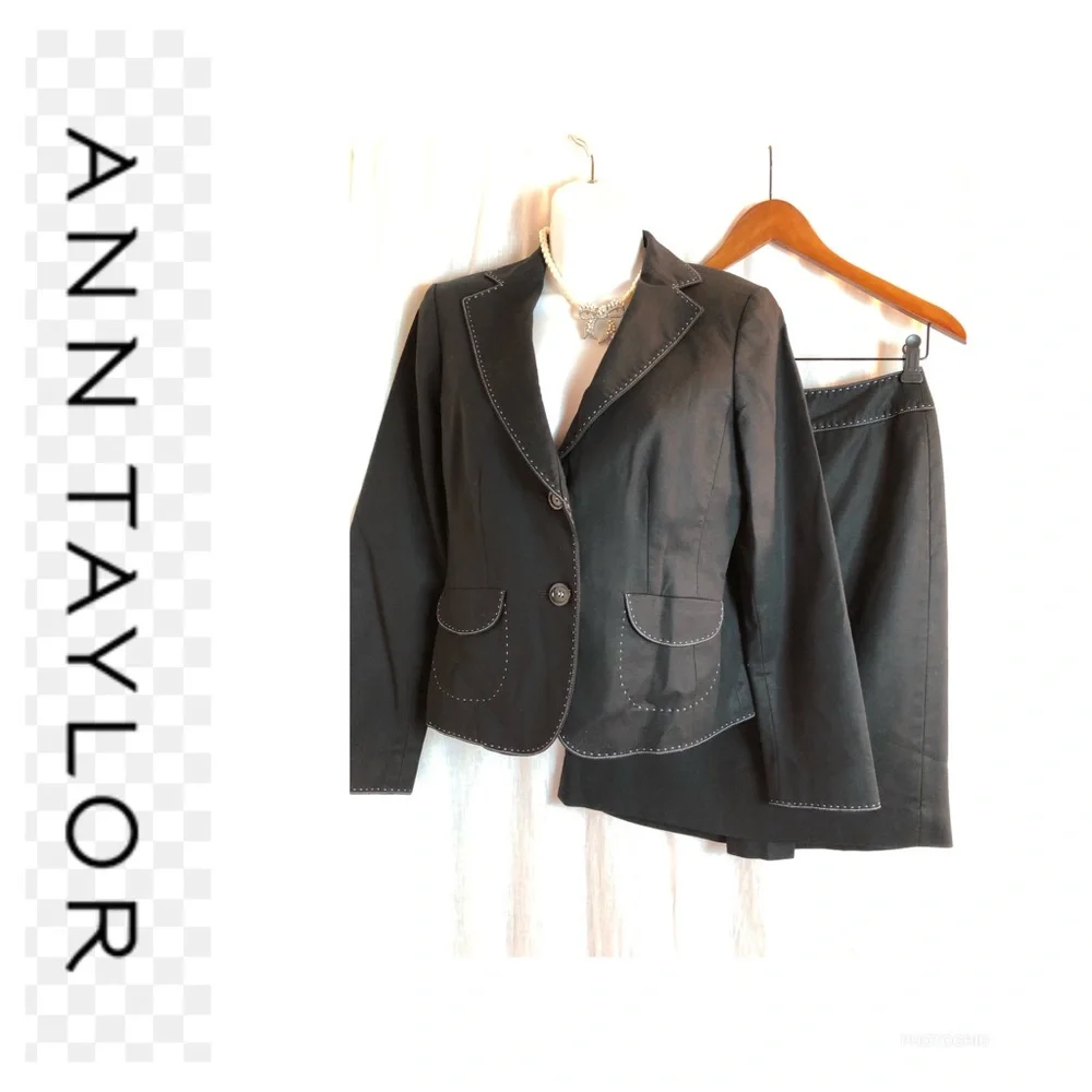 Ann Taylor Linen Black with White Stitching Classic Elegant Blazer/Skirt Career